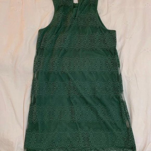 Green lace dress - Picture 2 of 3